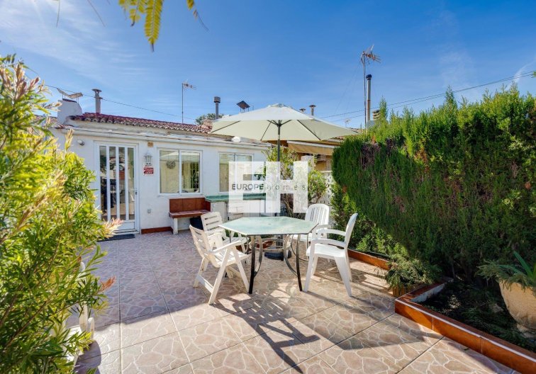 Segunda mano - villa - Torrevieja - Calas Blanca