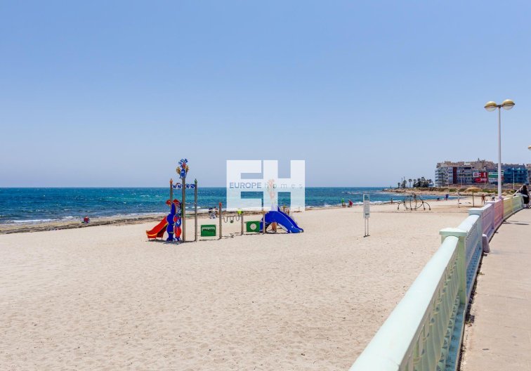 Segunda mano - villa - Torrevieja - Calas Blanca