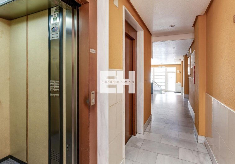 Segunda mano - Apartamento  - Torrevieja - Centro