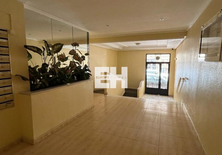 Resale - Apartment - Torrevieja - Costa Blanca