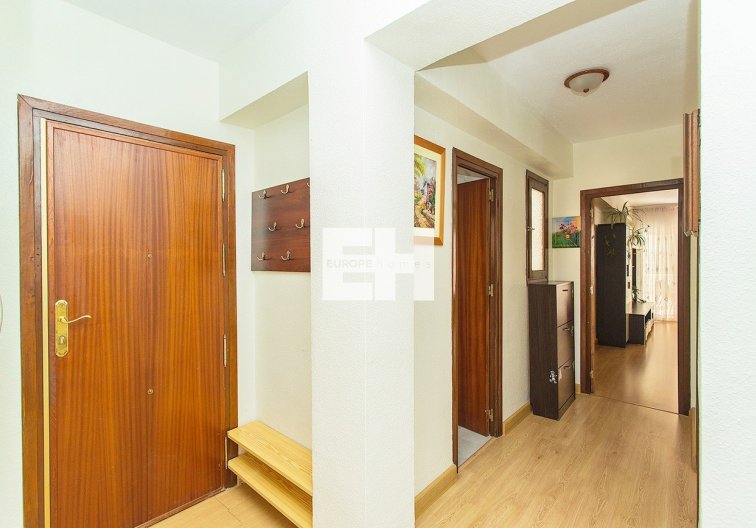 Segunda mano - Apartamento  - Torrevieja - Centro-Muelle Pesquero