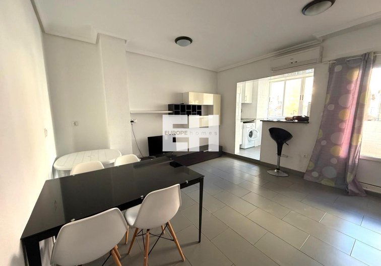 Segunda mano - Apartamento  - Torrevieja - Las Piscinas Naturales