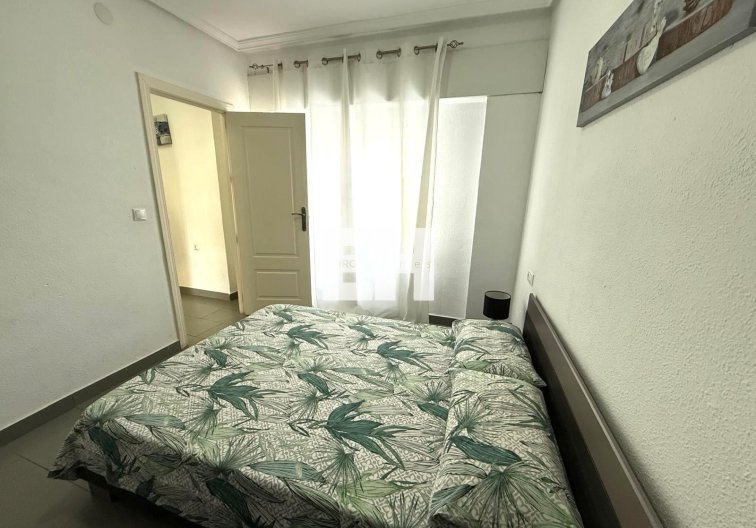 Segunda mano - Apartamento  - Torrevieja - Las Piscinas Naturales