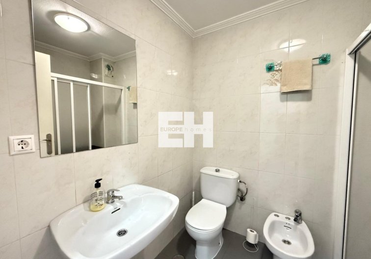 Segunda mano - Apartamento  - Torrevieja - Las Piscinas Naturales