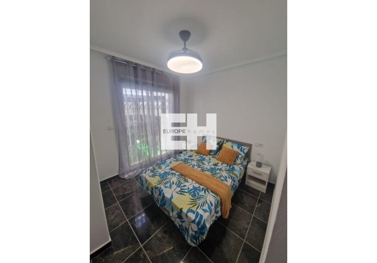 Resale - Apartment - Torrevieja - Centro - Muelle Pesquero