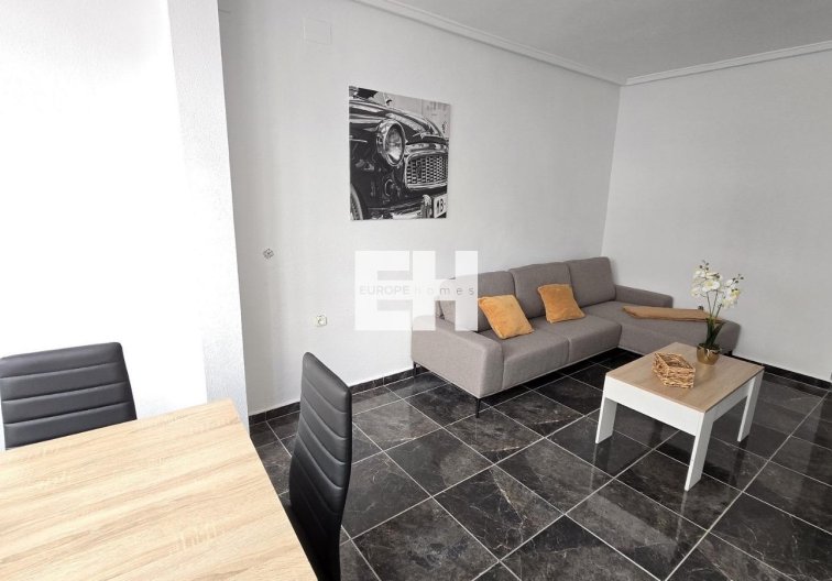 Resale - Apartment - Torrevieja - Centro - Muelle Pesquero