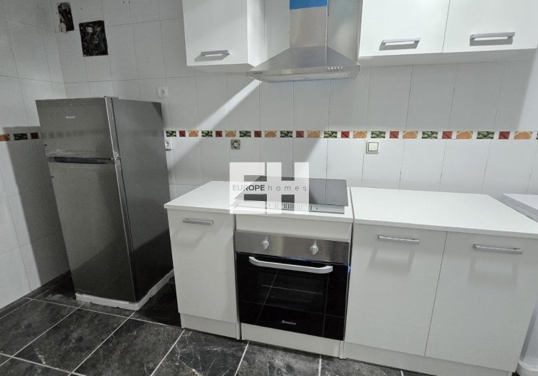 Resale - Apartment - Torrevieja - Centro - Muelle Pesquero