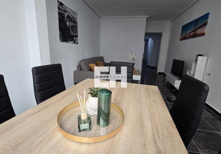 Resale - Apartment - Torrevieja - Centro - Muelle Pesquero