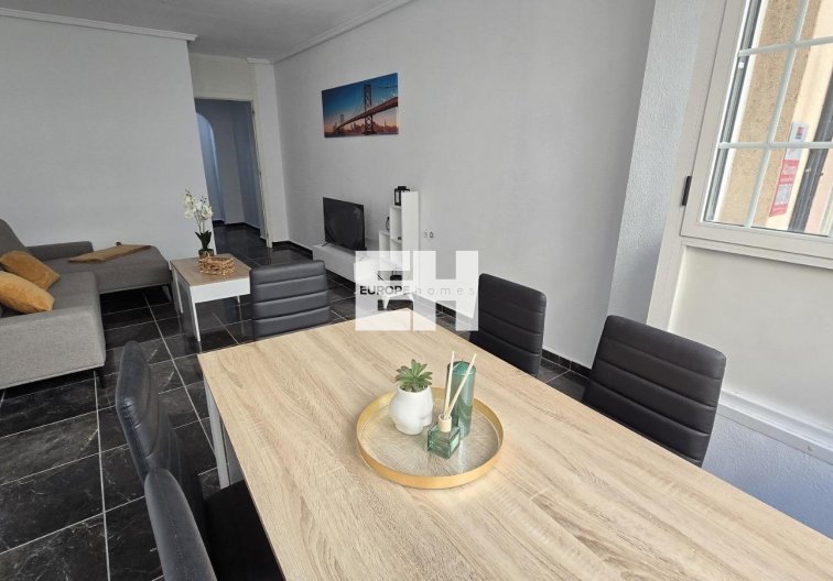 Resale - Apartment - Torrevieja - Centro - Muelle Pesquero