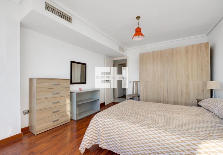 Resale - Apartment - Torrevieja - Centro