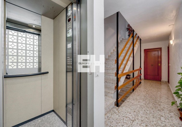 Resale - Apartment - Torrevieja - Centro