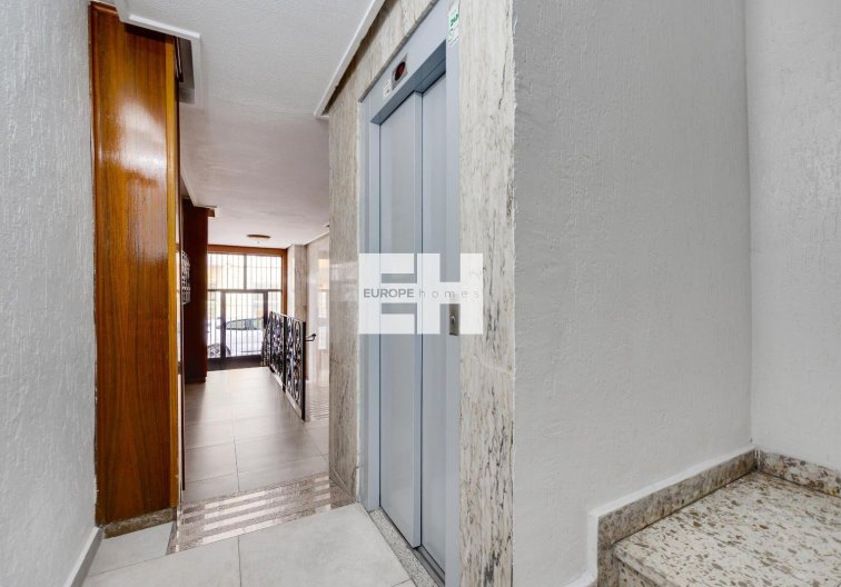 Resale - Apartment - Torrevieja - Centro