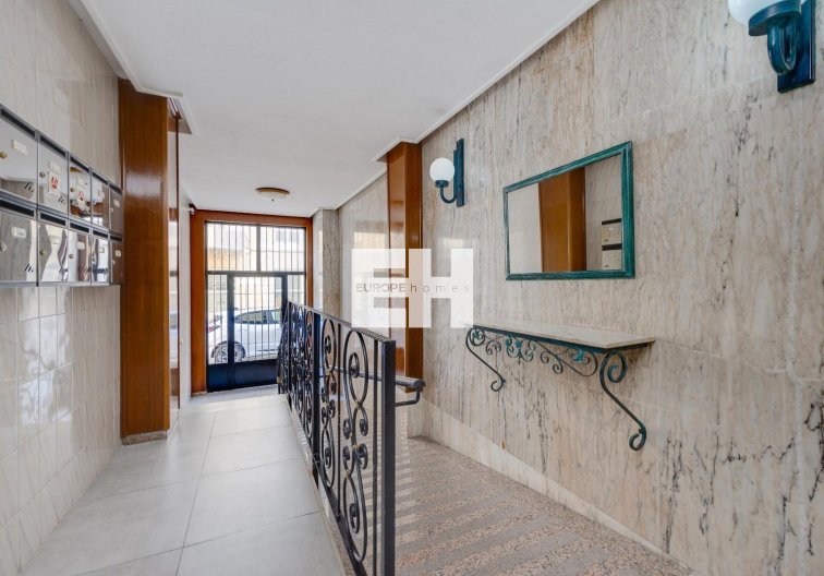 Resale - Apartment - Torrevieja - Centro