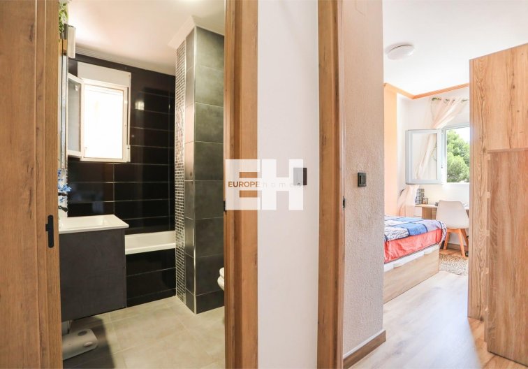 Resale - Apartment - Orihuela Costa - Playa Flamenca