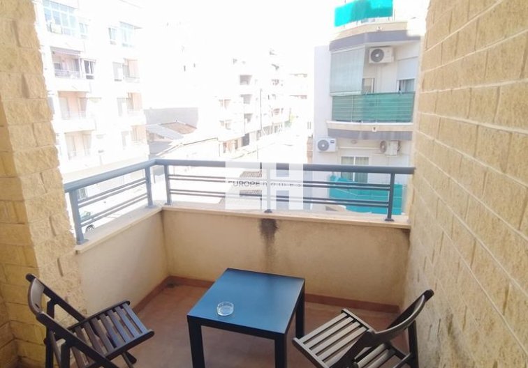 Segunda mano - Apartamento  - Torrevieja - CENTRO CASCO URBANO