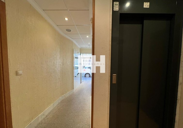 Segunda mano - Apartamento  - Torrevieja - CENTRO CASCO URBANO