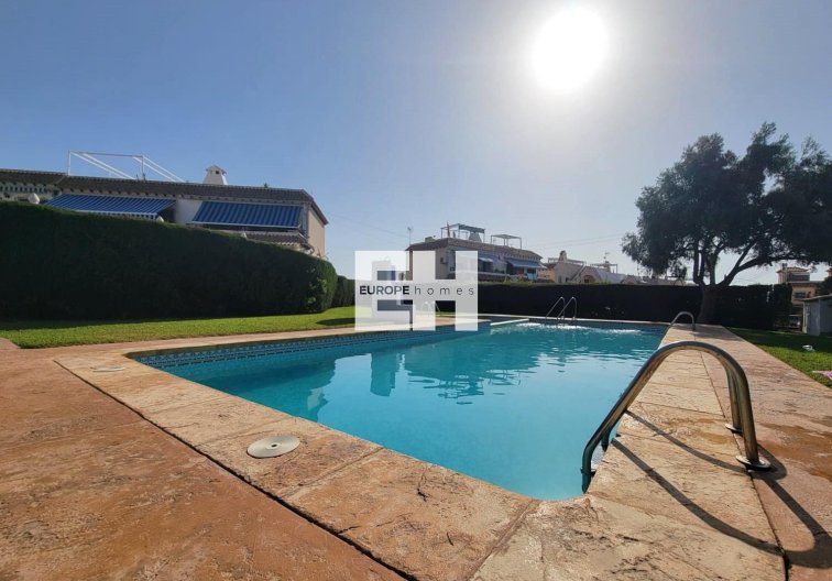 Segunda mano - Bungalow - Torrevieja - Los Frutales