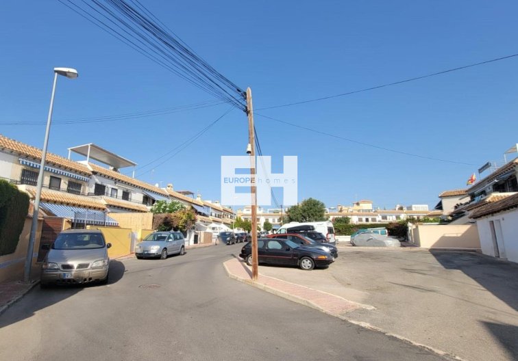 Segunda mano - Bungalow - Torrevieja - Los Frutales