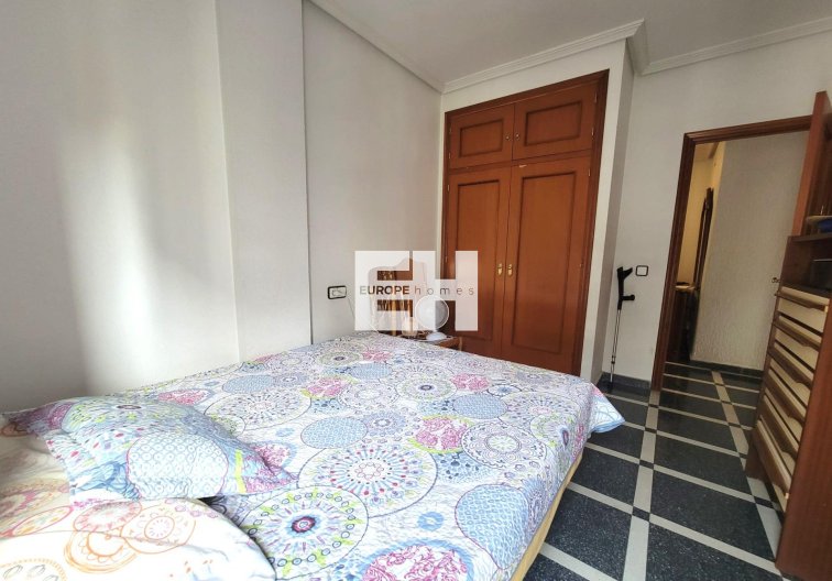 Segunda mano - Apartamento  - Torrevieja - Centro