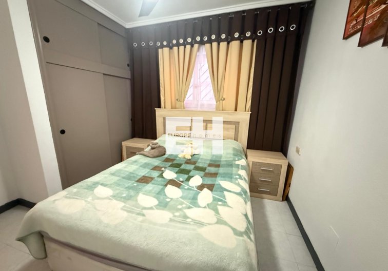 Segunda mano - Apartamento  - Torrevieja - Parque De Las Naciones