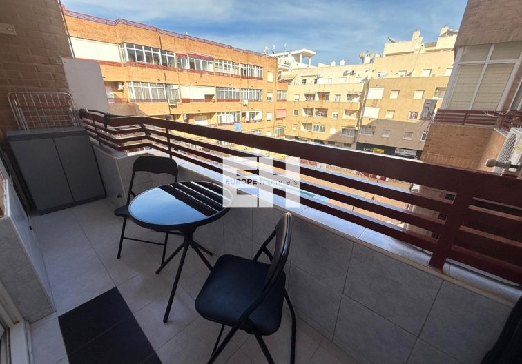 Segunda mano - Apartamento  - Torrevieja - Parque De Las Naciones