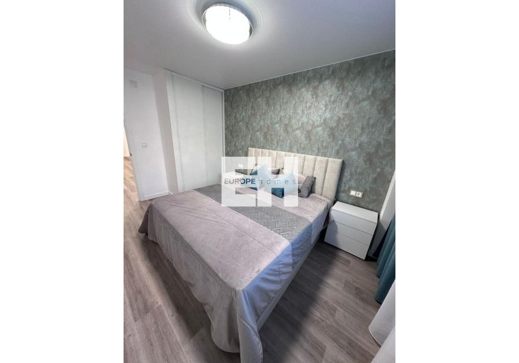 Segunda mano - Apartamento  - Torrevieja - Estacion De Autobuses