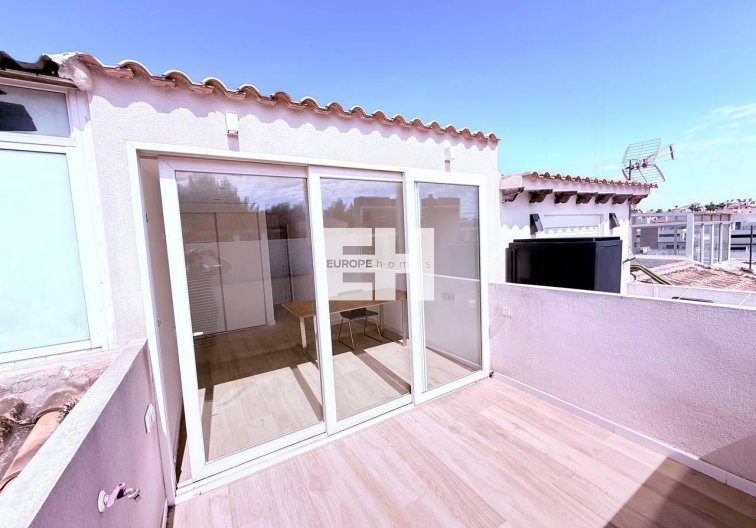 Herverkoop - town house - Orihuela Costa - Las Filipinas