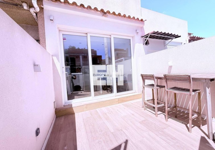Herverkoop - town house - Orihuela Costa - Las Filipinas
