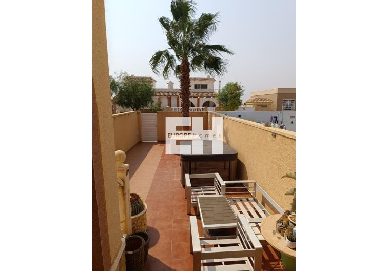 Segunda mano - town house - Avileses - Jerónimo Y Avileses