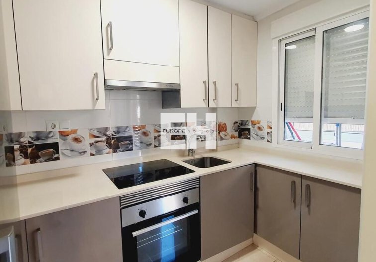 Segunda mano - Apartamento  - Torrevieja - Centro