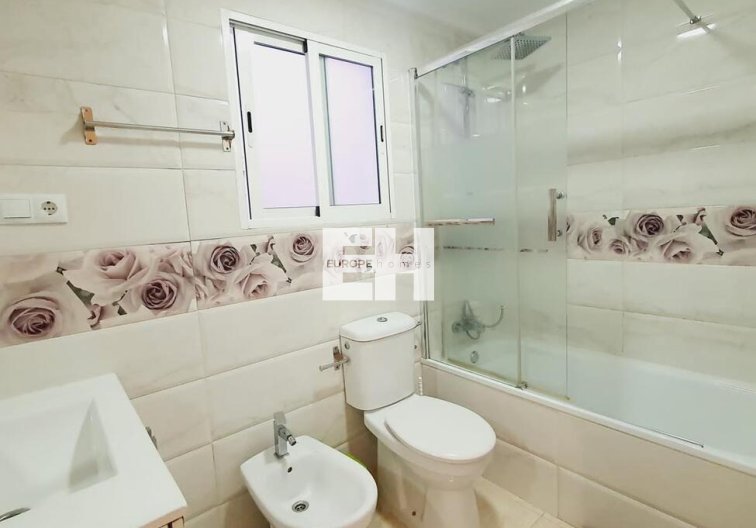 Segunda mano - Apartamento  - Torrevieja - Centro