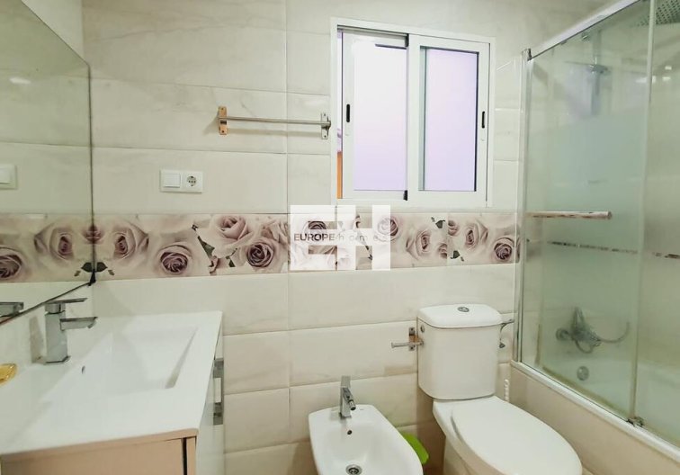 Segunda mano - Apartamento  - Torrevieja - Centro