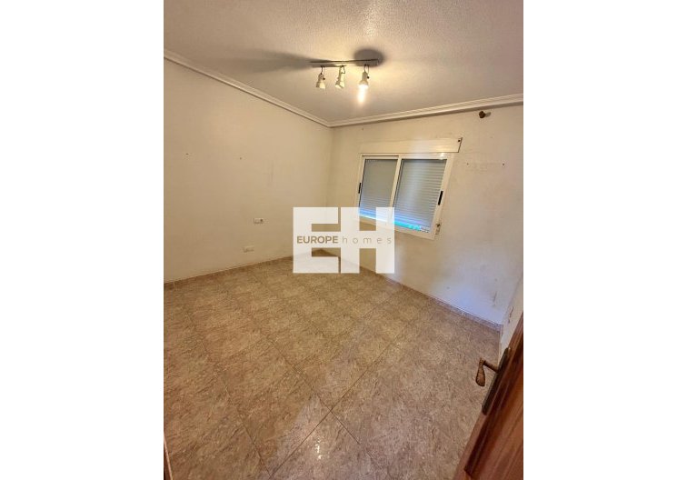 Herverkoop - town house - Los Alcázares