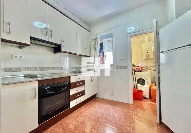 Segunda mano - Apartamento  - Torrevieja - Estacion De Autobuses