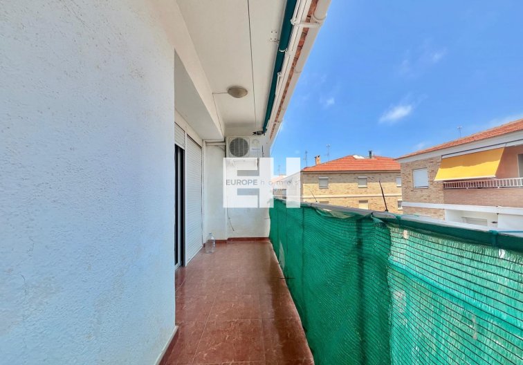 Segunda mano - Apartamento  - Torrevieja - Estacion De Autobuses