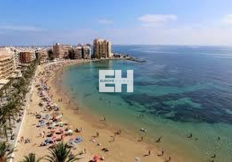 Segunda mano - Apartamento  - Torrevieja - Estacion De Autobuses