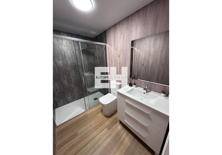 Segunda mano - Apartamento  - Torrevieja - Estacion De Autobuses