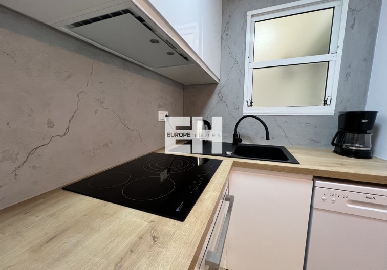 Resale - Apartment - Torrevieja - Centro