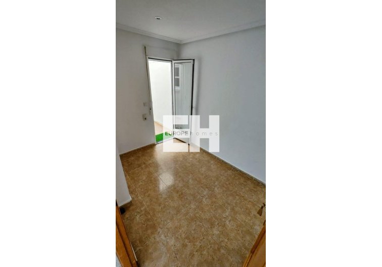 Segunda mano - Apartamento  - Torrevieja - Playa de los Locos