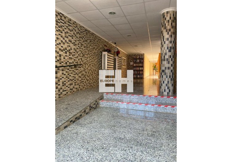 Segunda mano - Apartamento  - San Miguel de Salinas - Pueblo 9