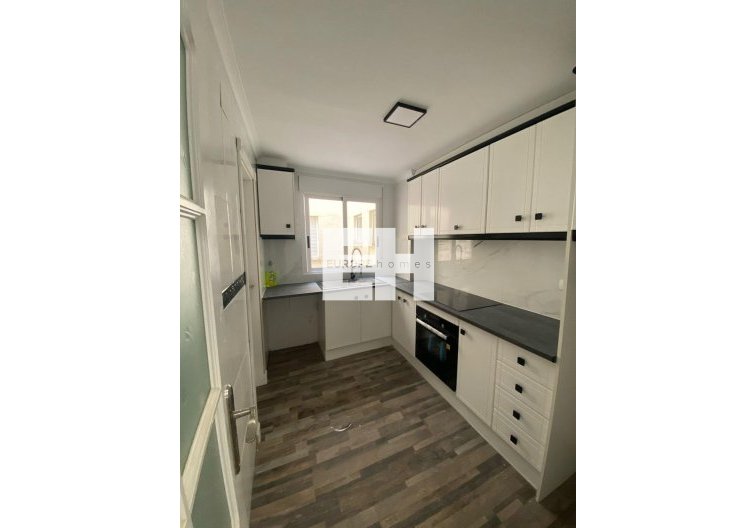 Segunda mano - Apartamento  - San Miguel de Salinas - Pueblo 9