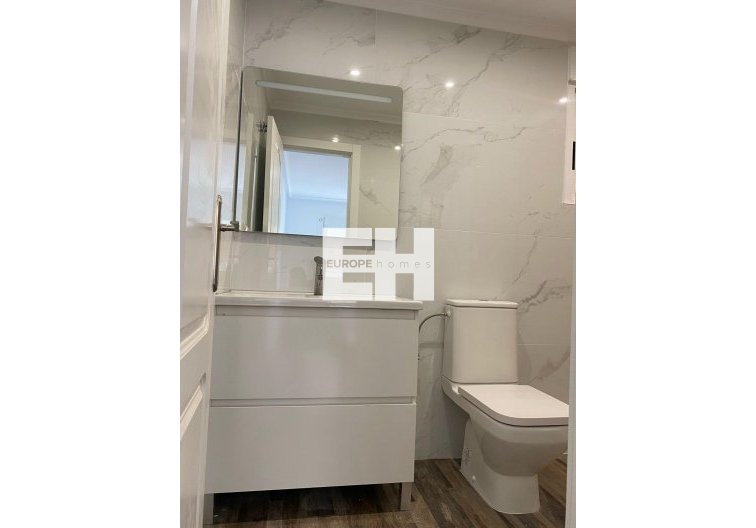 Segunda mano - Apartamento  - San Miguel de Salinas - Pueblo 9