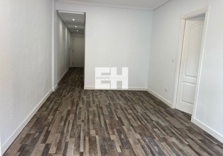 Segunda mano - Apartamento  - San Miguel de Salinas - Pueblo 9