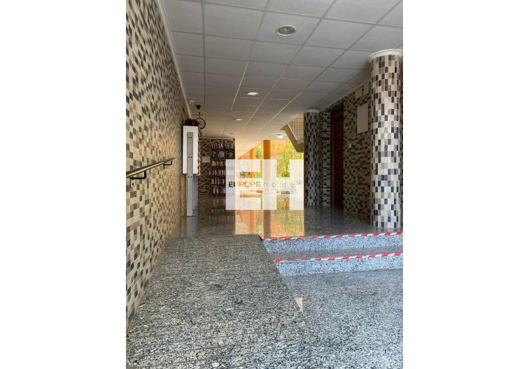 Segunda mano - Apartamento  - San Miguel de Salinas - Pueblo 9