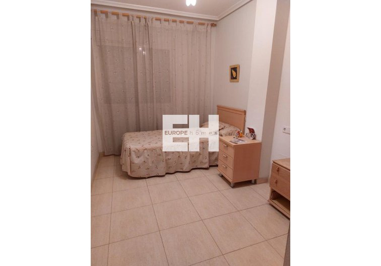 Segunda mano - Apartamento  - Orihuela - Zona Centro
