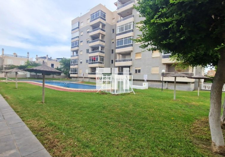 Resale - town house - Torrevieja - Torreblanca