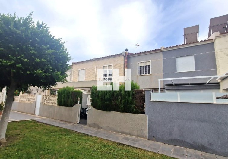 Resale - town house - Torrevieja - Torreblanca