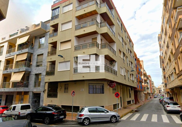 Segunda mano - Apartamento  - Torrevieja - Paseo Maritimo