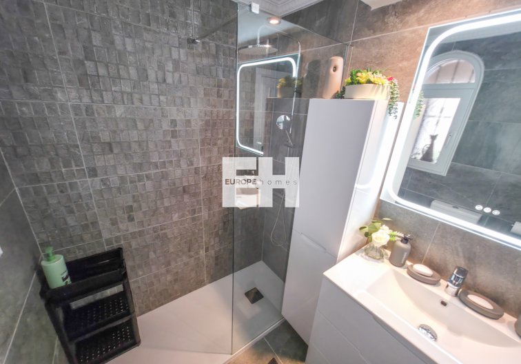 Segunda mano - villa - Villamartin - Costa Blanca