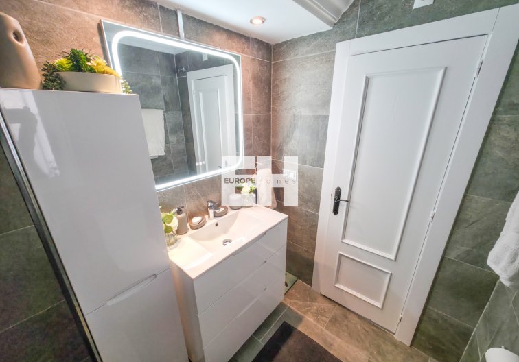 Segunda mano - villa - Villamartin - Costa Blanca